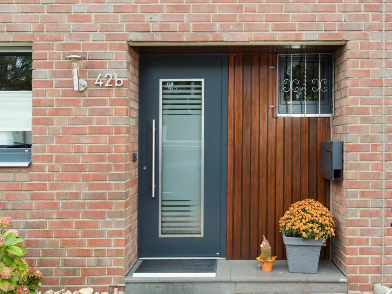 Haustür mit Glaseinsatz